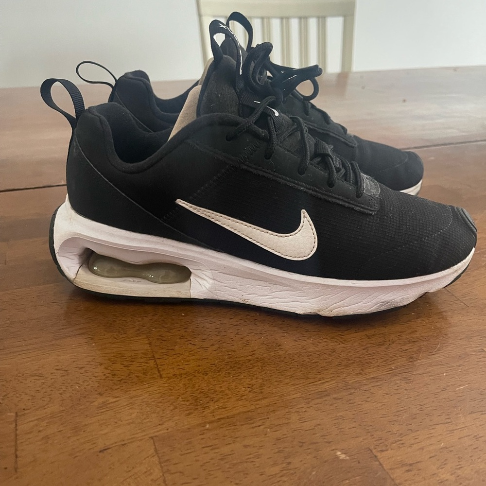 Nike size 7.5 women’s